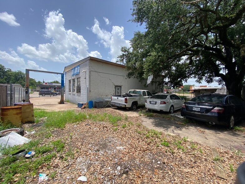 More Photos Of 1398 Washington Blvd, Beaumont Auto Repair For Lease