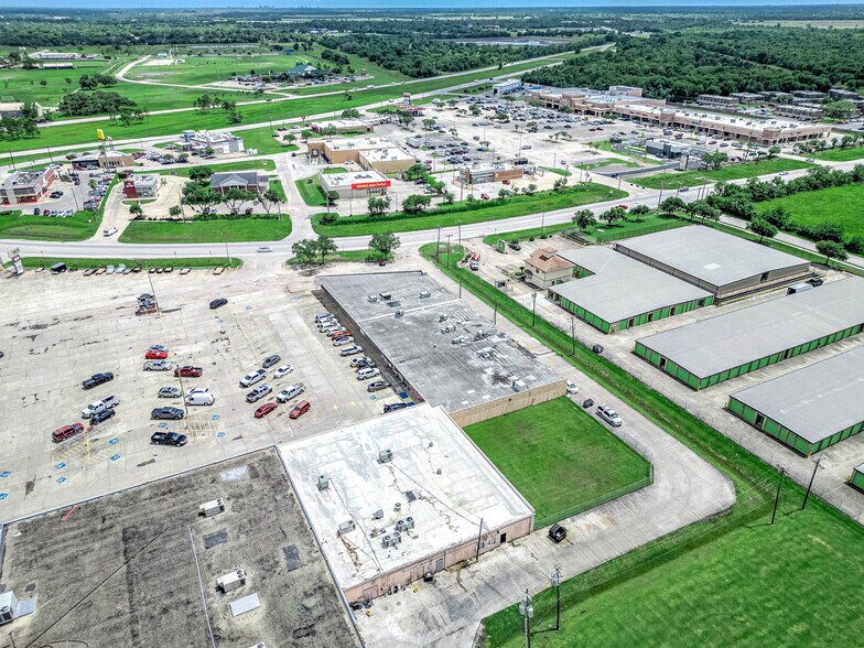 More Photos Of 1200-1232 FM 1462 Rd, Alvin Storefront For Lease