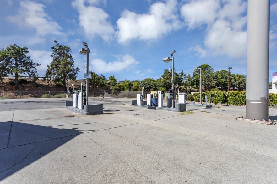 More Photos Of 2470 Balls Ferry Rd, Anderson Service Station For Sale