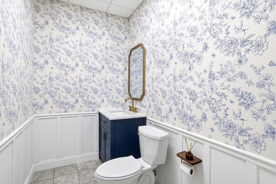 More Photos Of 8 Chestnut Dr, Bedford Office For Sale