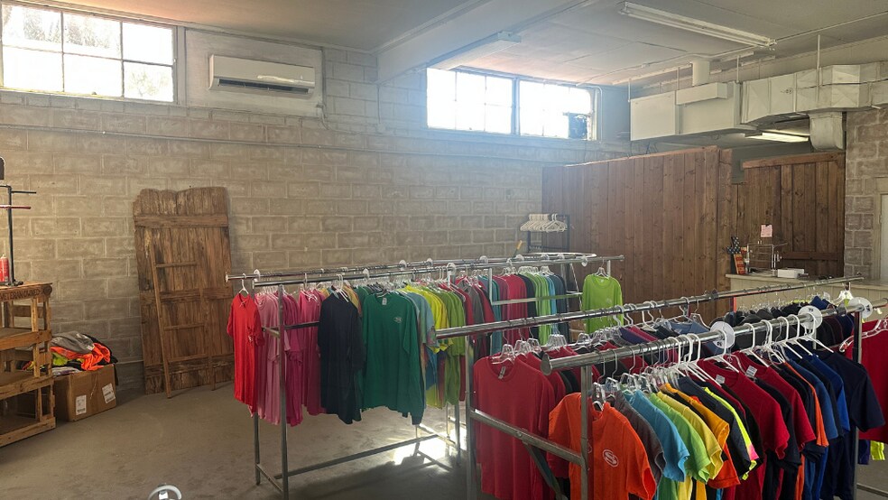 More Photos Of 613 W Ogeechee St, Sylvania Storefront For Sale