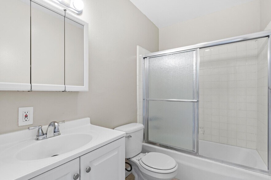 More Photos Of 1041 Calla Ave, Imperial Beach Apartments For Sale