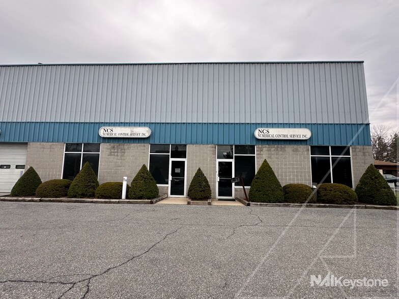 More Photos Of 1114-1124 Commons Blvd, Reading Flex For Sale