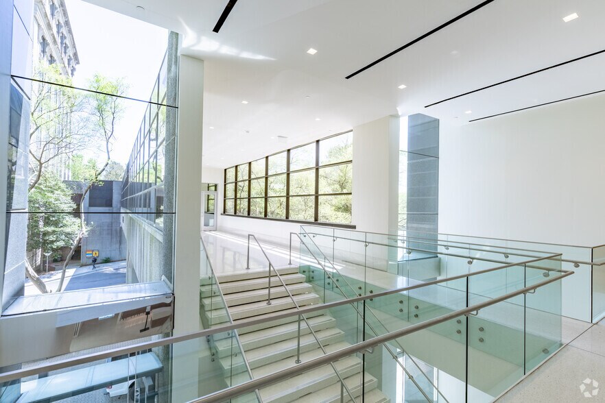 More Photos Of 950 E Paces Ferry Rd NE, Atlanta Office For Lease