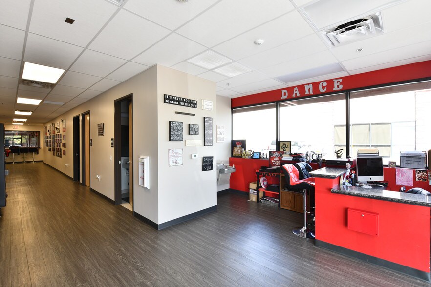More Photos Of 21461 N 78th Ave, Peoria Manufacturing For Lease