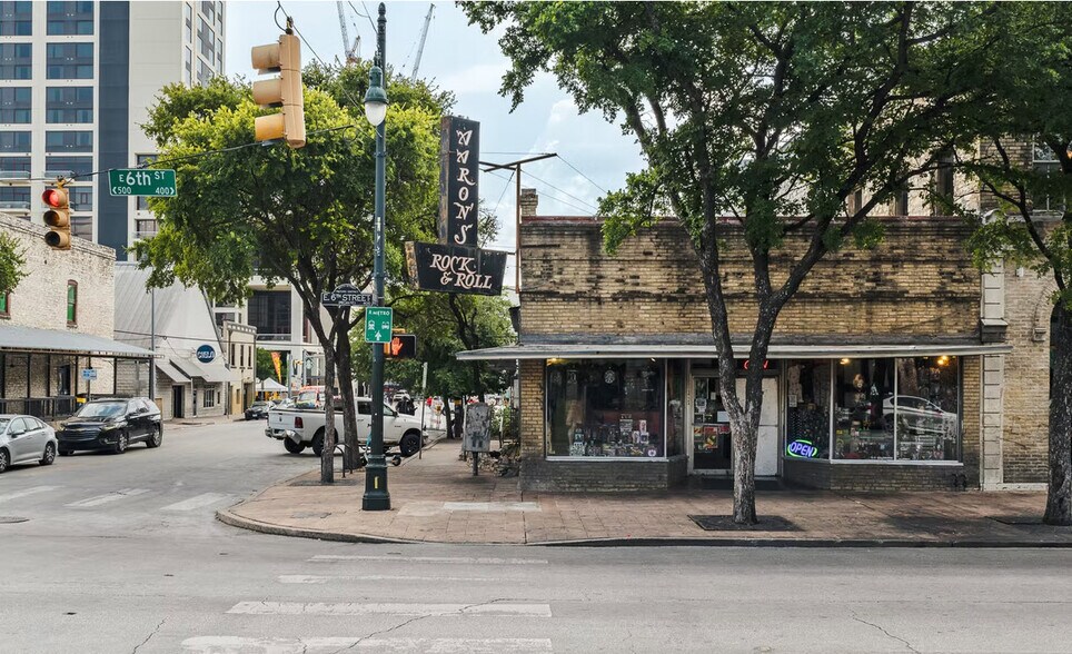 Primary Photo Of 510 Neches St, Austin Restaurant For Lease