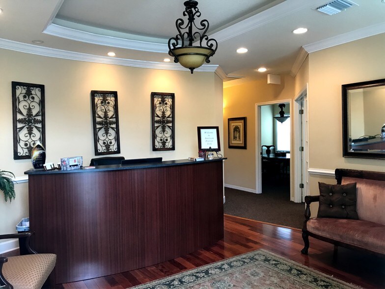 More Photos Of 18540-18544 N Dale Mabry Hwy, Lutz Office For Sale