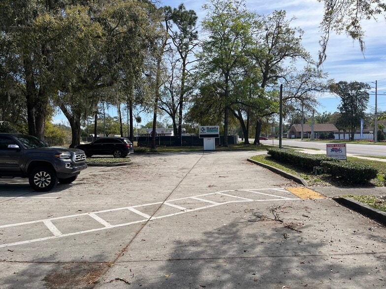 More Photos Of 8141 Ramona Blvd, Jacksonville Medical For Lease