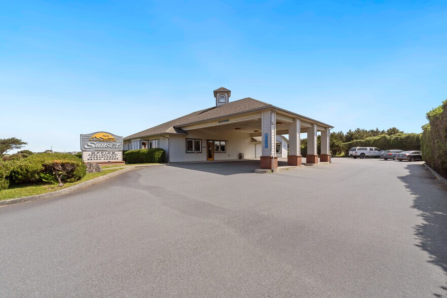 More Photos Of 1865 Beach Loop Dr, Bandon Hotel For Sale