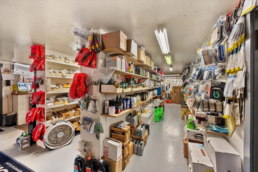 More Photos Of 5 Demick Ln, Salmon Auto Repair For Sale