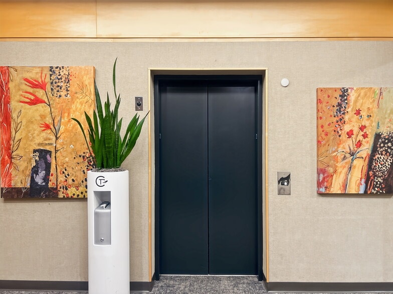 More Photos Of 6385 Old Shady Oak Rd, Eden Prairie Coworking Space