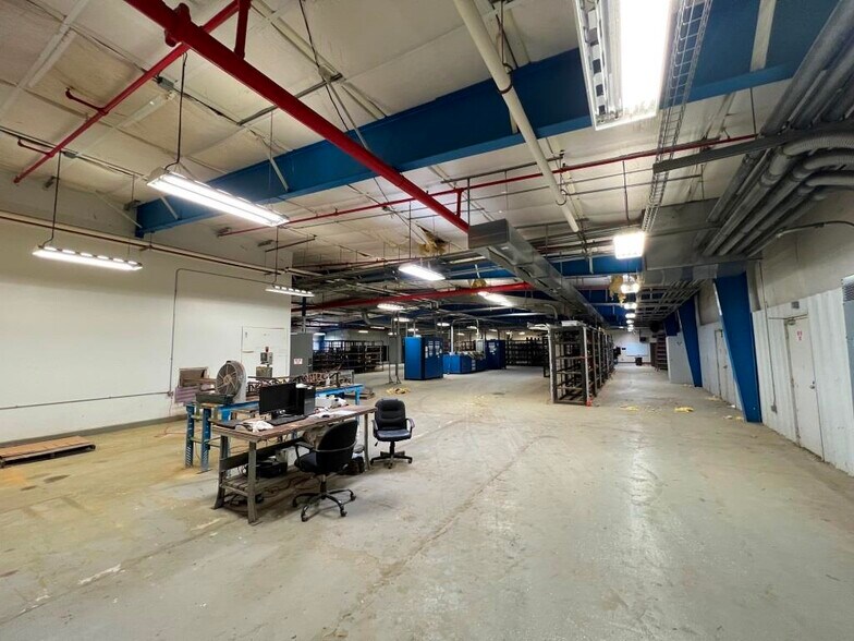 More Photos Of 2921 E 290 Rd, Grove Manufacturing For Lease