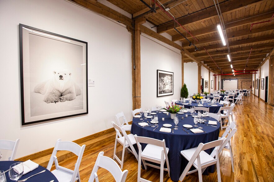 More Photos Of 3622 S Morgan St, Chicago Showroom For Lease