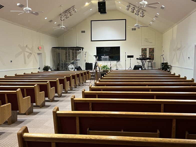More Photos Of 544 Tipton Rd, Irving Religious Facility For Sale