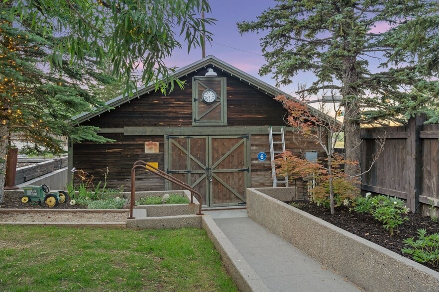 More Photos Of 5373 Highway 224, Park City Medical For Sale
