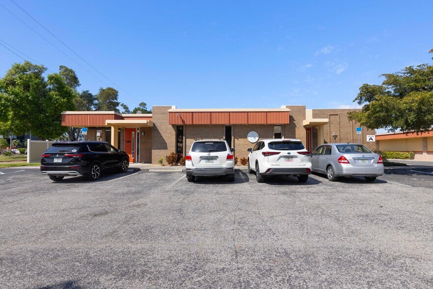 More Photos Of , Fort Myers Office For Sale
