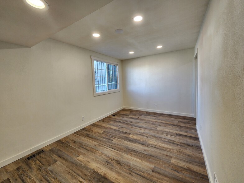 More Photos Of 1445 S Poplar St, Casper Office Residential For Lease