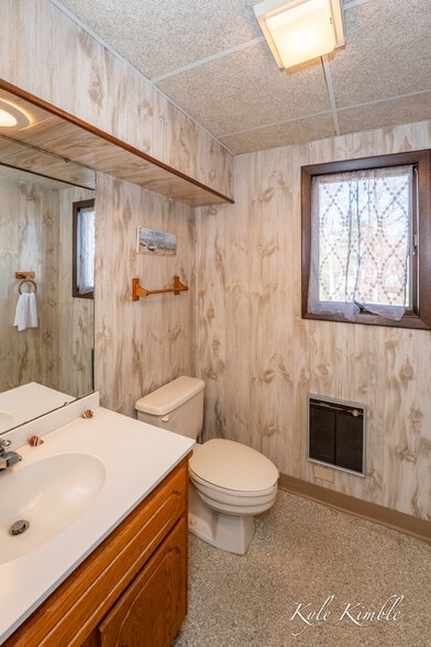 More Photos Of 104 W Houghton Lake Dr, Prudenville Hotel For Sale