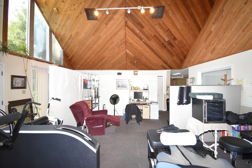 More Photos Of 100 Brenda Ave, Danville Medical For Sale