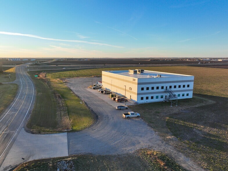 More Photos Of 3301 124th Ave S, Horace Manufacturing For Sale