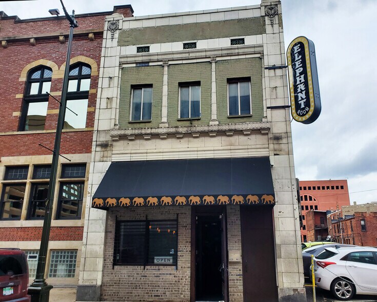 More Photos Of 439 E Congress St, Detroit Bar For Lease