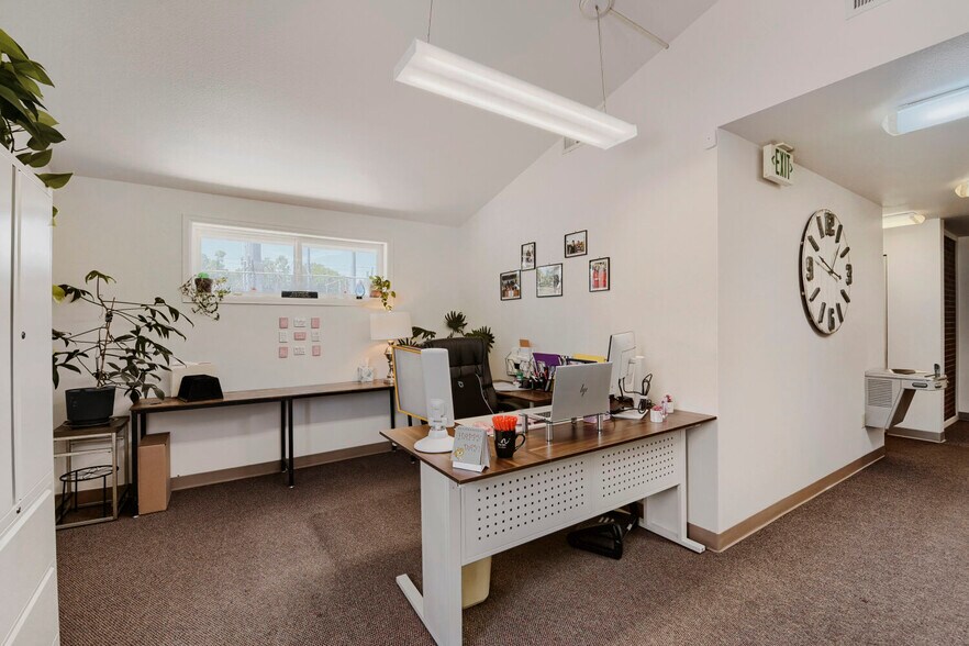 More Photos Of 641 E 112th Ave, Northglenn Veterinarian Kennel For Sale