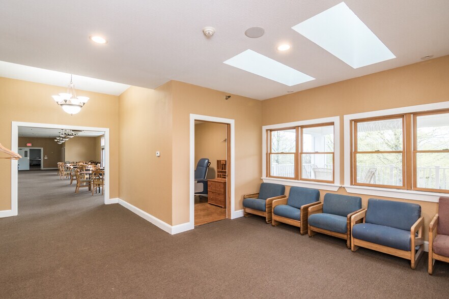 More Photos Of 154 S Mountain Rd, Northfield Schools For Sale