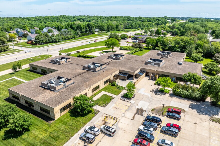 More Photos Of 13300 Hickman Rd, Clive Office For Sale