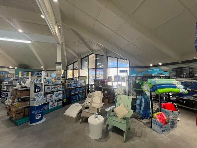 More Photos Of 6840 Cypress Gardens Blvd, Winter Haven Freestanding For Sale