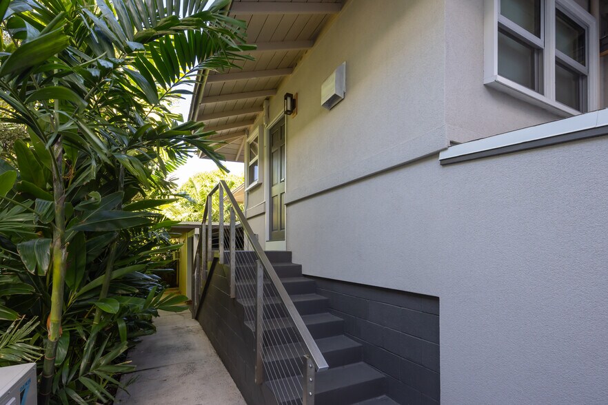 More Photos Of 3112 Mokihana St, Honolulu Loft Creative Space For Sale