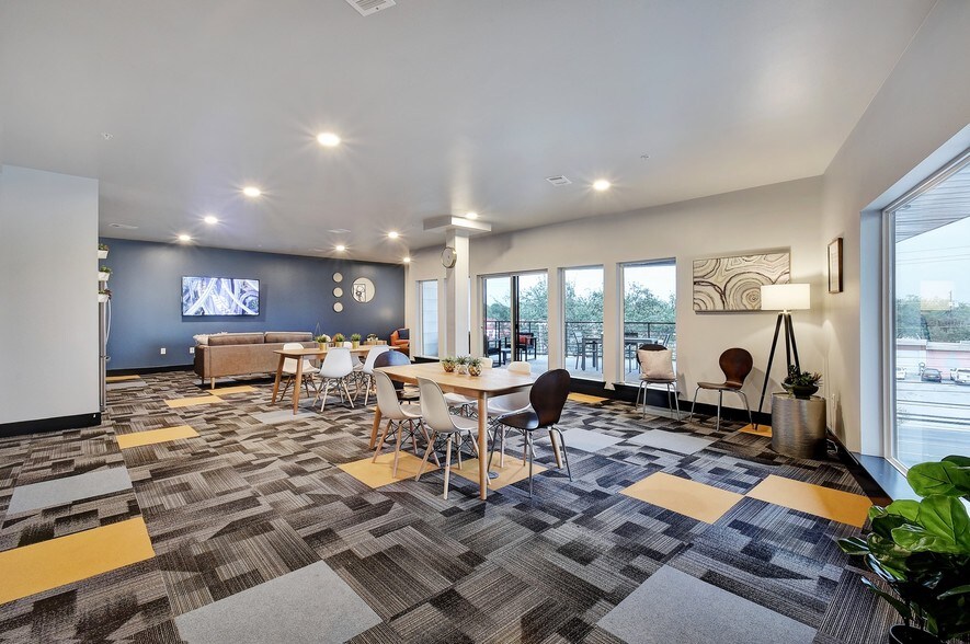 More Photos Of 6444 Burnet Rd, Austin Apartments For Lease