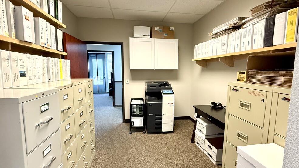 More Photos Of 4481 N Dresden Pl, Garden City Office For Sale