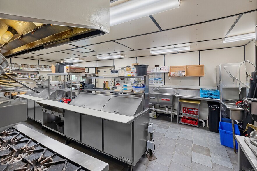 More Photos Of 4807 VT-15, Jeffersonville Specialty For Sale