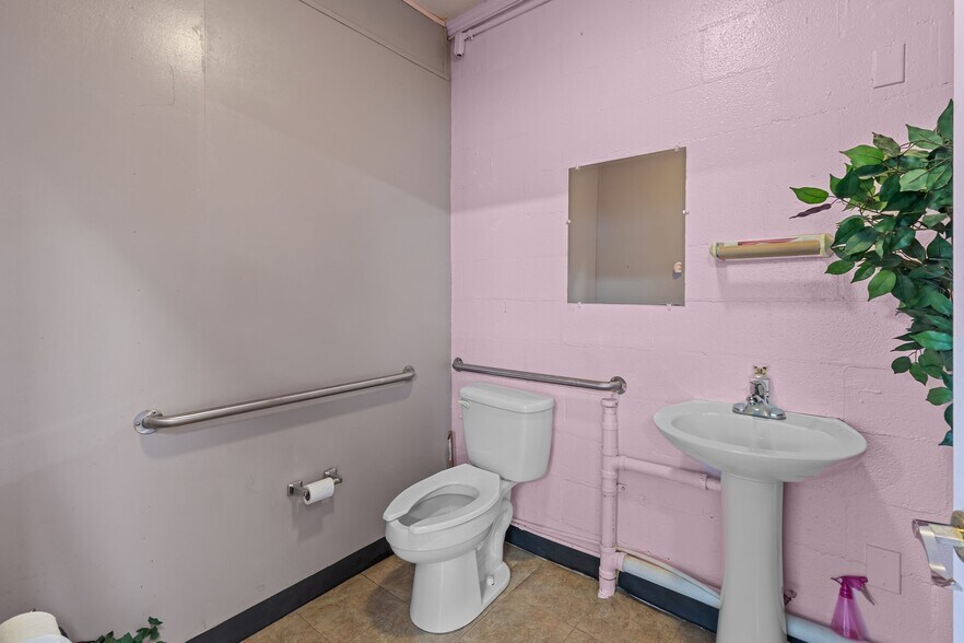 More Photos Of 1128 N Main St, Oakboro Restaurant For Sale