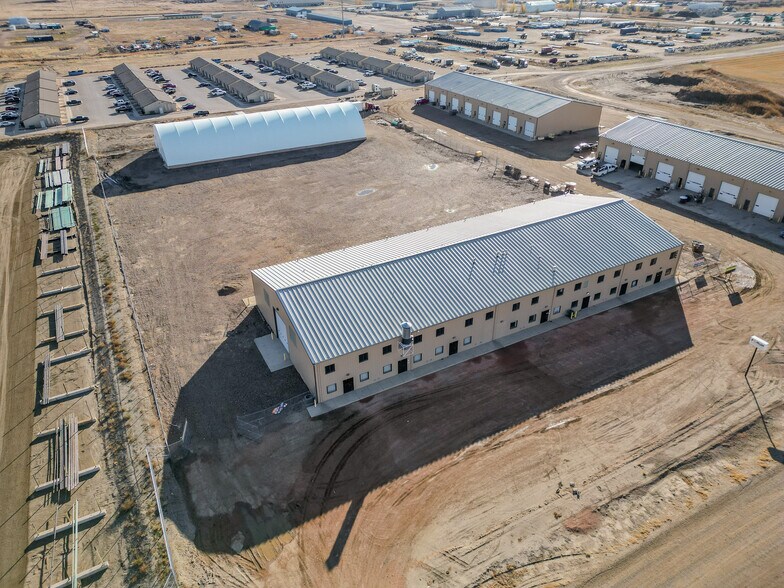 More Photos Of 5066 Owan Industrial Park Dr, Williston Warehouse For Lease