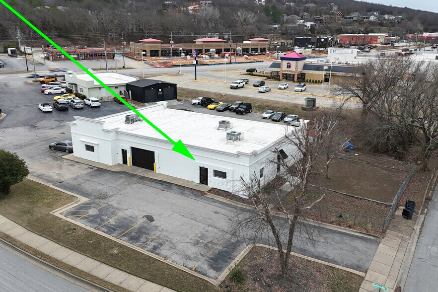 Primary Photo Of 385-389 E Sunbridge Dr, Fayetteville Office For Lease