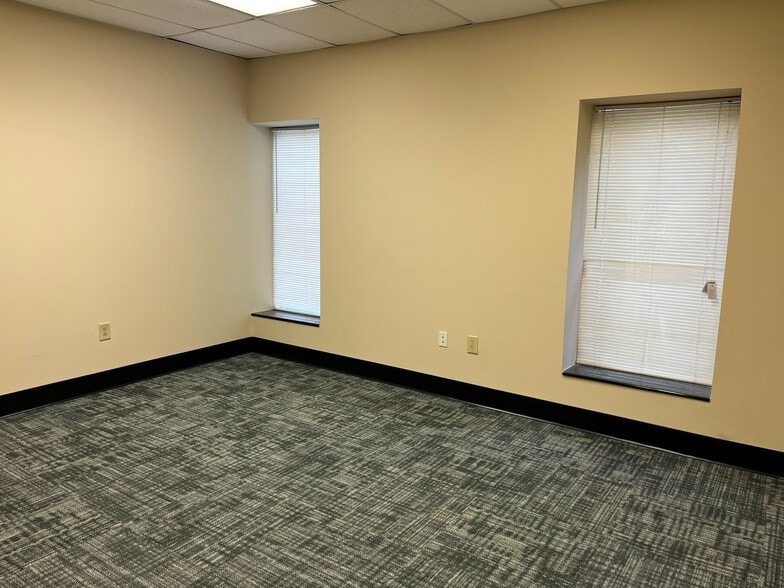 More Photos Of 121 Holt Industrial Cir, Acworth Warehouse For Sale