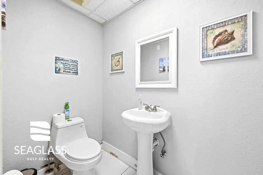 More Photos Of 2730 Fowler St, Fort Myers Freestanding For Sale