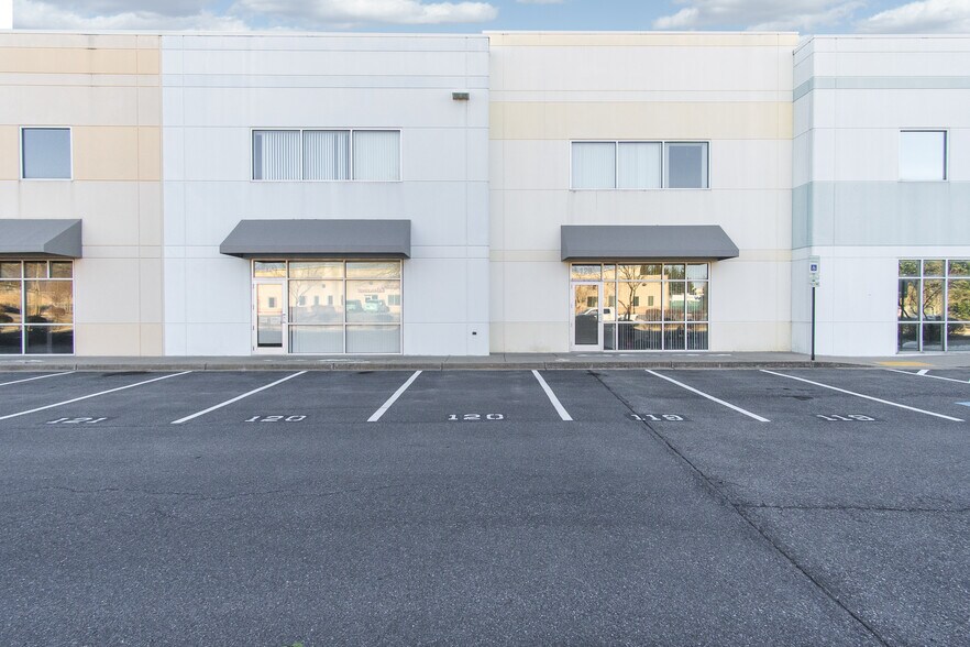 More Photos Of 1539 Tilco Dr, Frederick Light Distribution For Sale