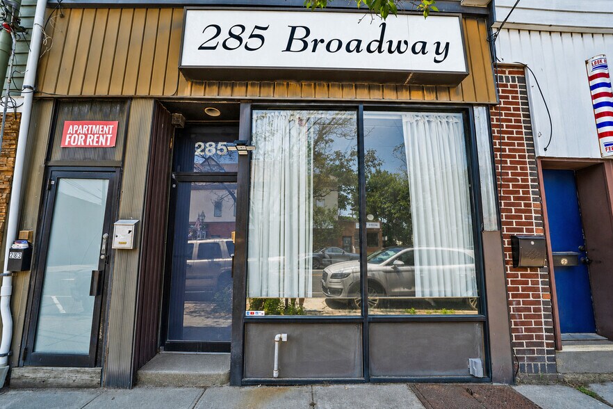 Primary Photo Of 283-285 Broadway, Bethpage Storefront Retail Office For Lease