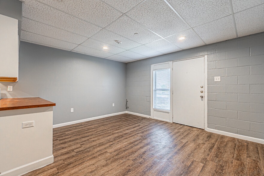 More Photos Of 450 E Hurst Blvd, Hurst Apartments For Sale