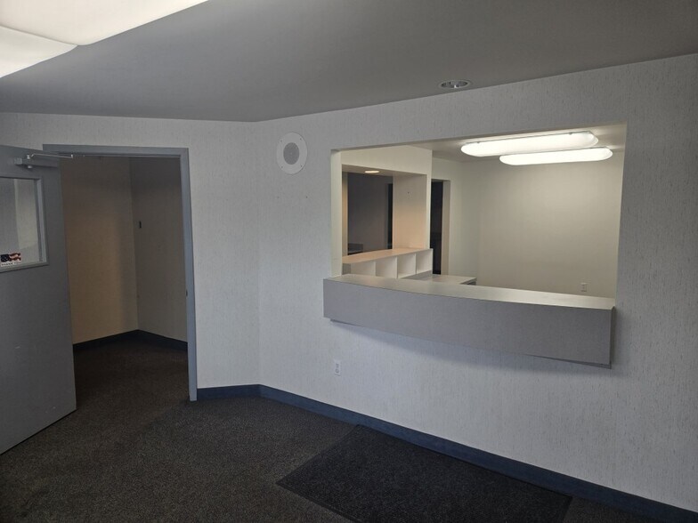 More Photos Of 9717 E Sprague Ave, Spokane Valley Medical For Sale
