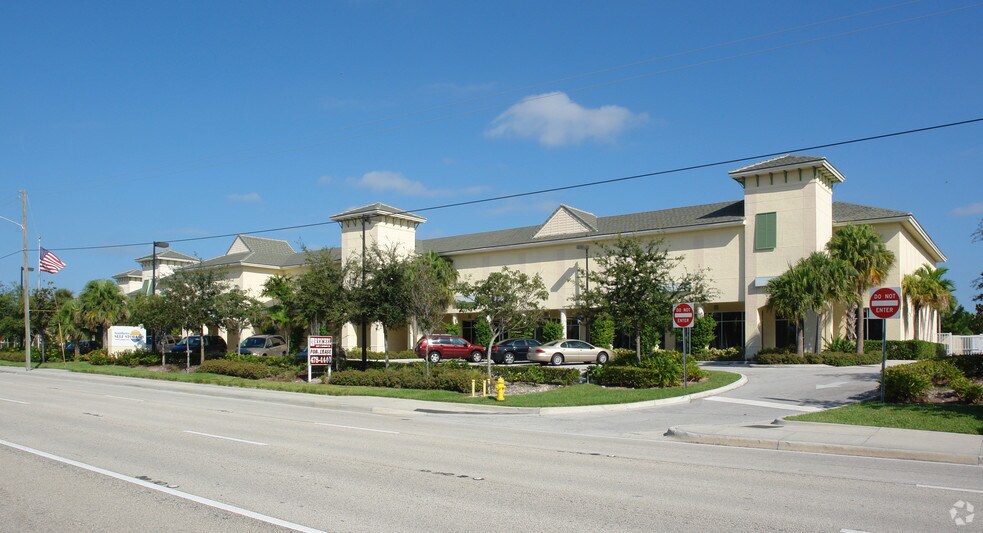 More Photos Of 401 Northlake Blvd, North Palm Beach Self Storage For Lease