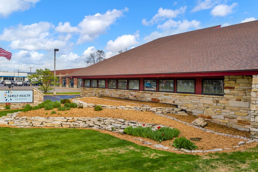 More Photos Of 3125 Main St, Stevens Point Office For Sale