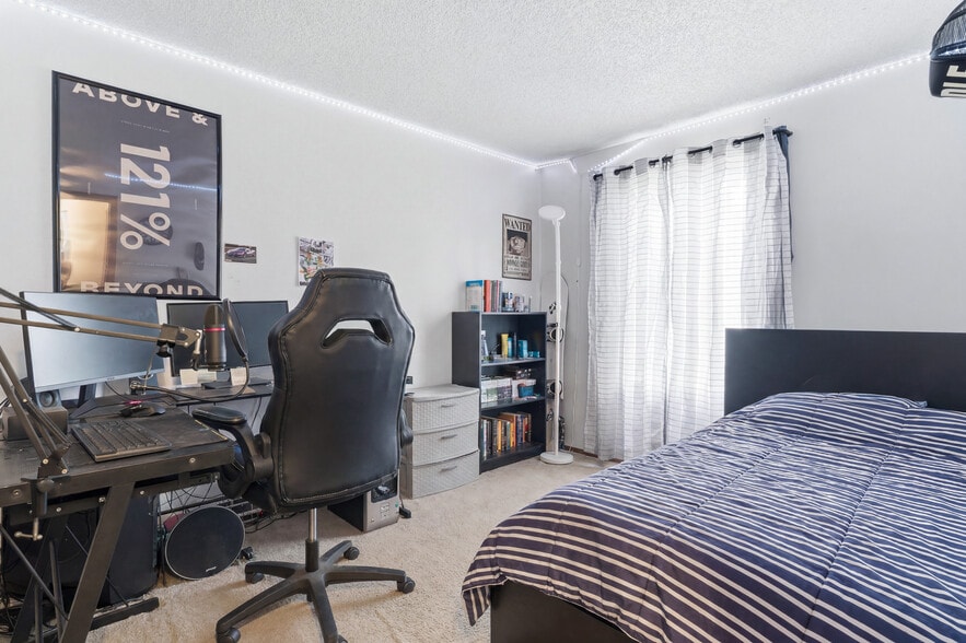 More Photos Of 1527 NE 150th St, Seattle Apartments For Sale