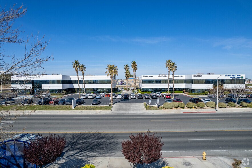 More Photos Of 12530 Hesperia Rd, Victorville Unknown For Lease