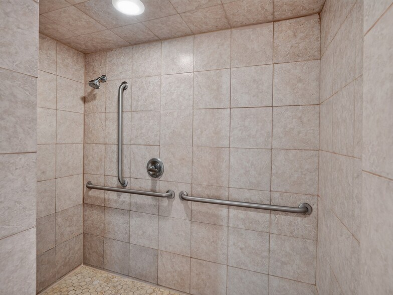 More Photos Of 200 S 4th St, Kawkawlin Assisted Living For Sale