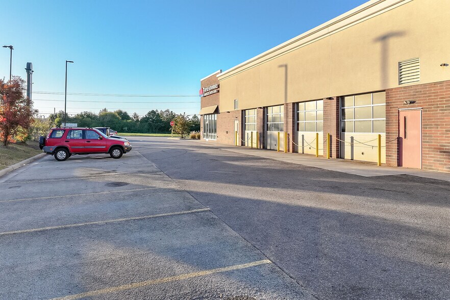 More Photos Of 2200 Interstate Dr, Opelika Auto Repair For Sale