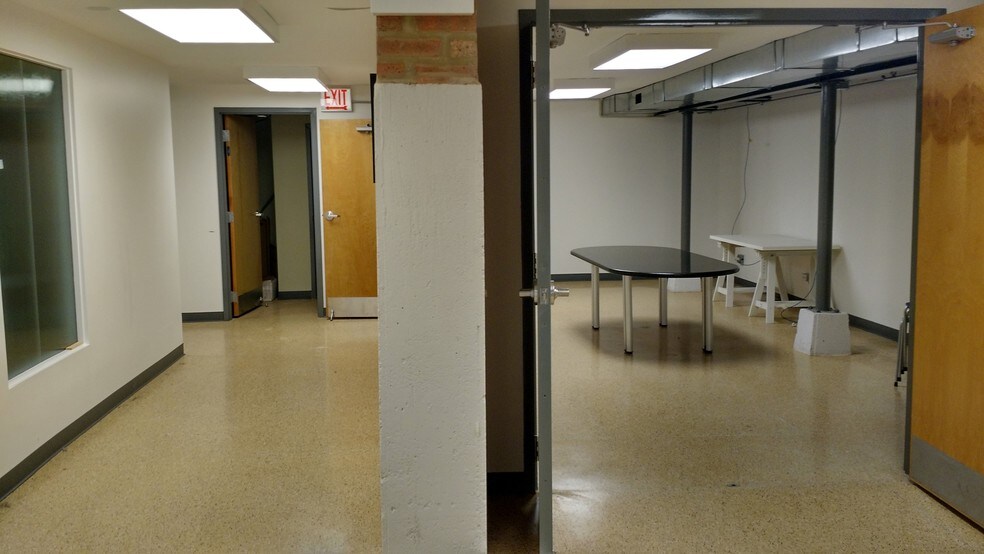 More Photos Of 1659 W Hubbard St, Chicago Loft Creative Space For Lease