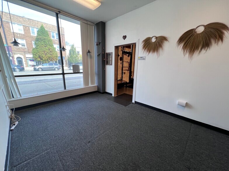More Photos Of 4123-4125 Oakton St, Skokie Storefront For Lease